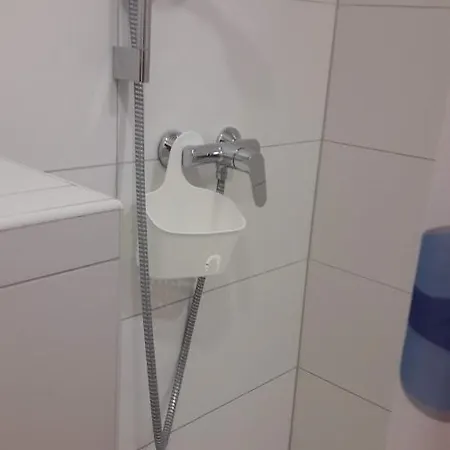 Apartment Frei 2 *